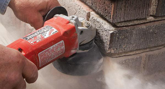 Réparation de joints de brique